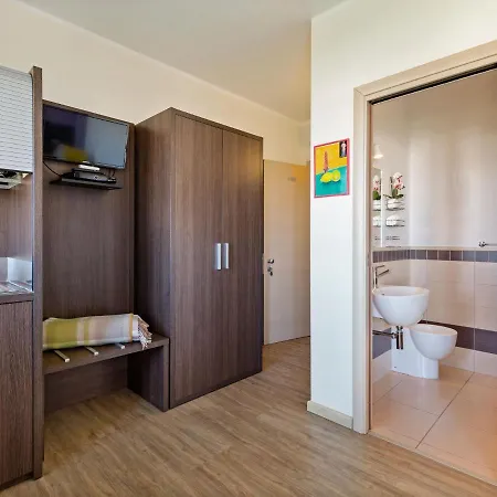Appealing In Near Seabeach Appartement Torre Melissa