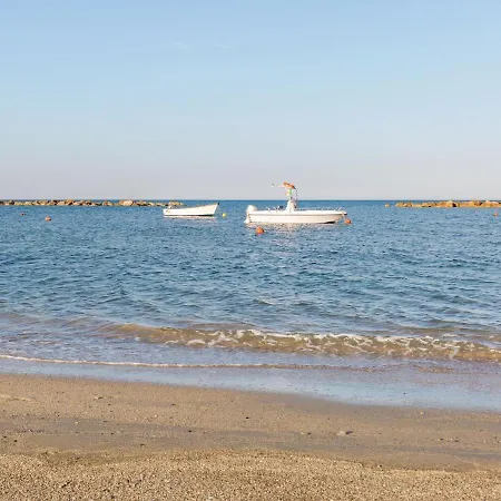 Apartment Appealing In Near Seabeach Torre Melissa